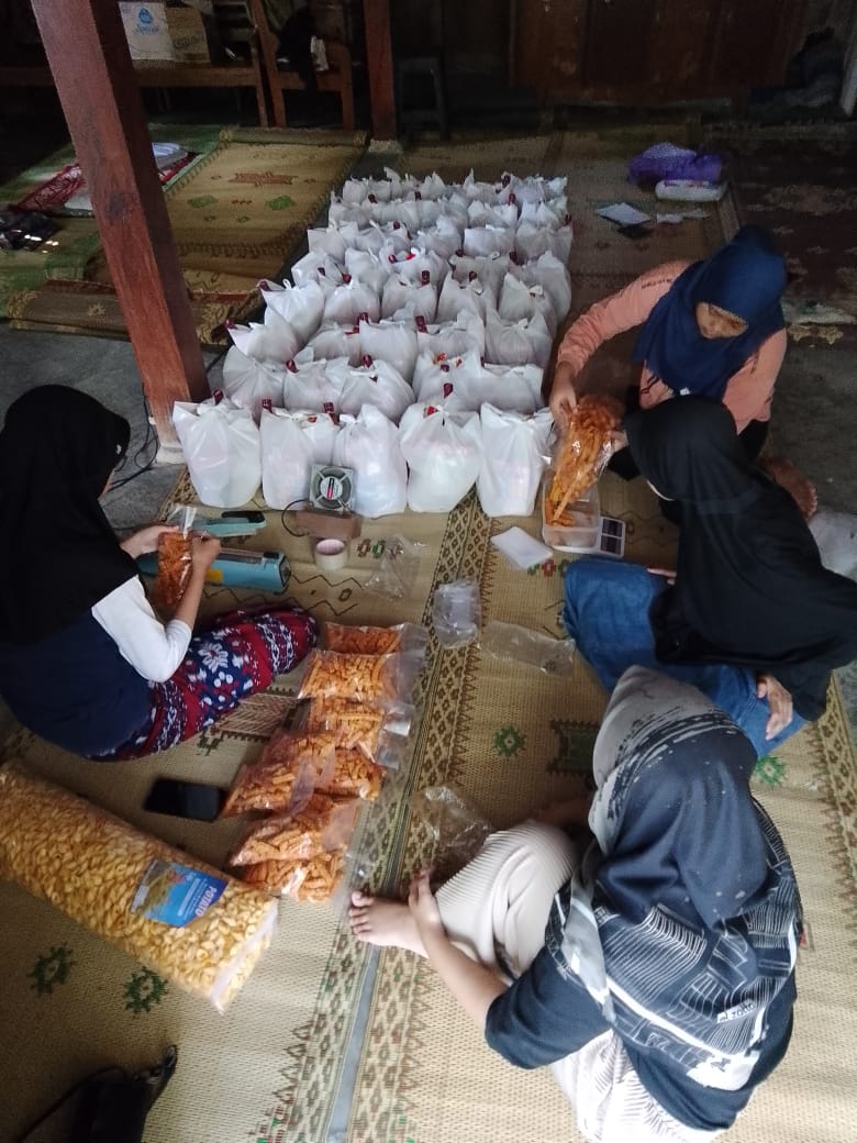 Bersama Bederma #2 : Mengemas Paket Baksos dan Camilan untuk Bazar